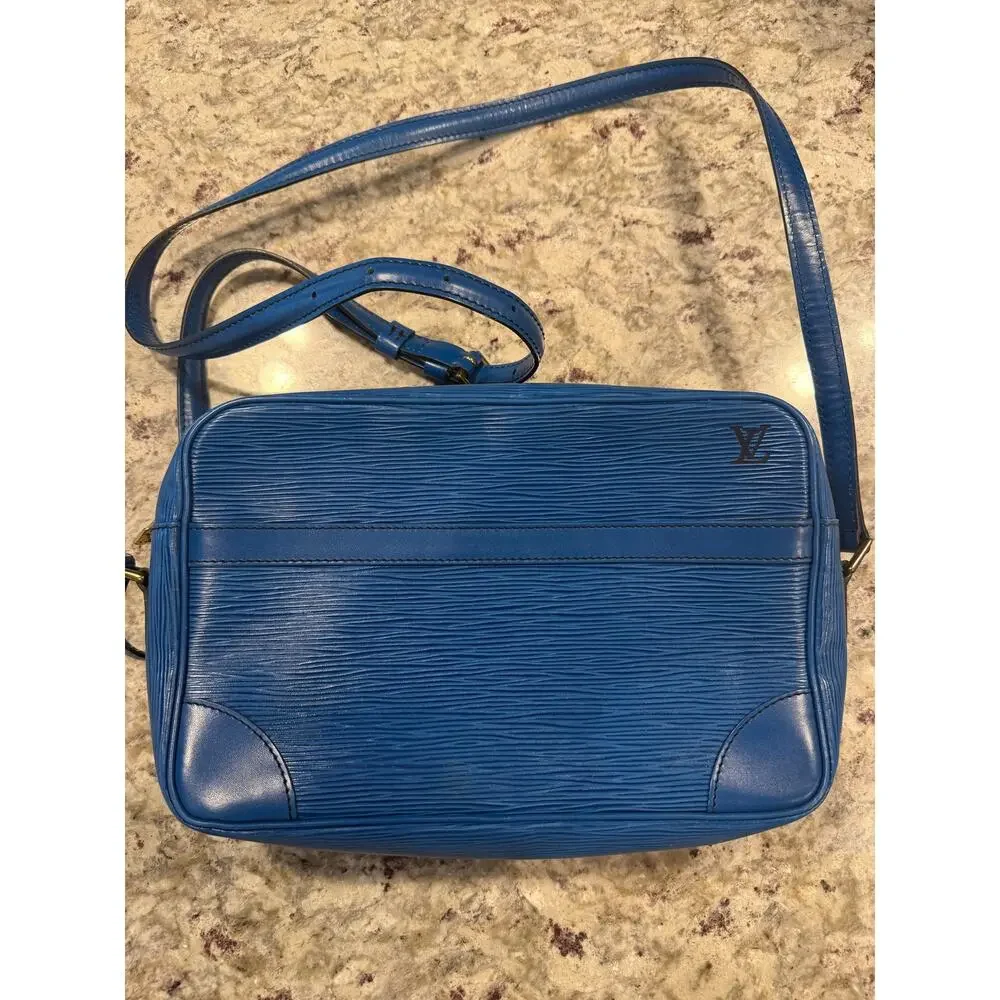 Louis Vuitton Toledo Blue Epi Leather Trocadero 27 Crossbody
